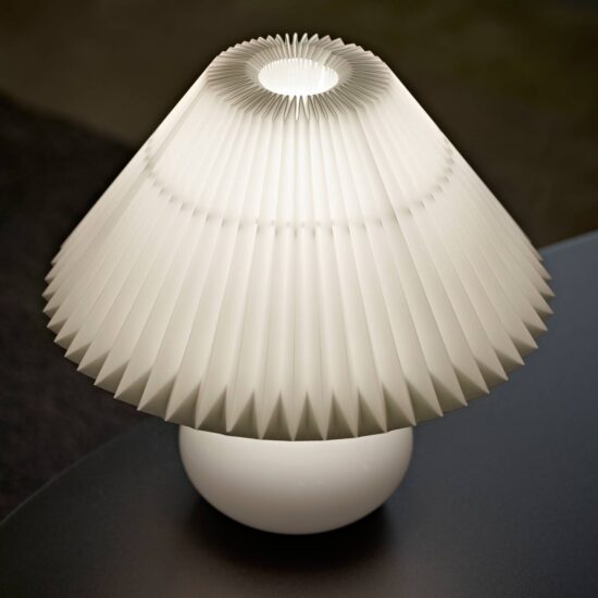 LE KLINT 314 stolová lampa biela/mosadz výška 27cm