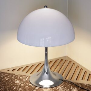 Louis Poulsen Panthella 320 lampa opál/chróm